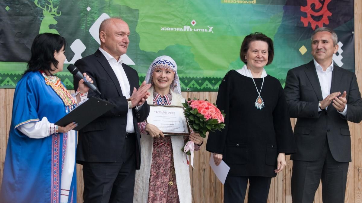 Югорская певица представила новую песню о 900-летии северного края Югорская певица представила новую песню о 900-летии северного края