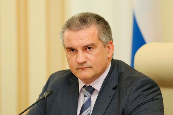 Глава Крыма на митинге поблагодарил тюменцев Глава Крыма на митинге поблагодарил тюменцев