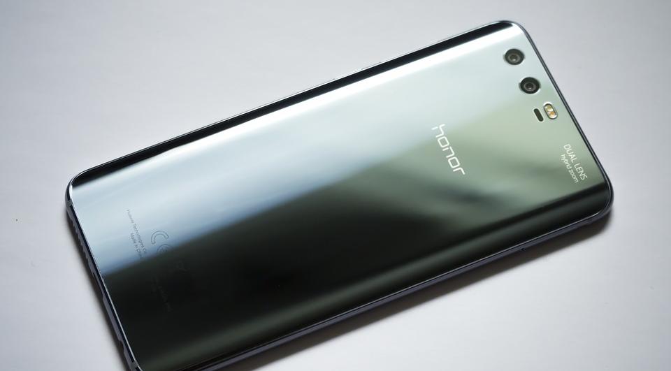 Google прекращает системную поддержку Huawei. Пора ли выбрасывать смартфоны компании? Google прекращает системную поддержку Huawei. Пора ли выбрасывать смартфоны компании?