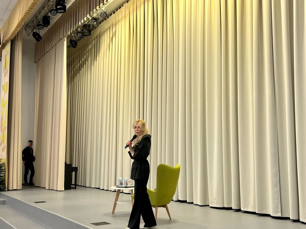 Глава Лиги безопасного интернета встретилась с тюменскими школьниками сцена2у34к565не43ку2ц.jpg