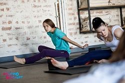 Я верю в будущее Girl power: урок йоги в школе «Мудра»