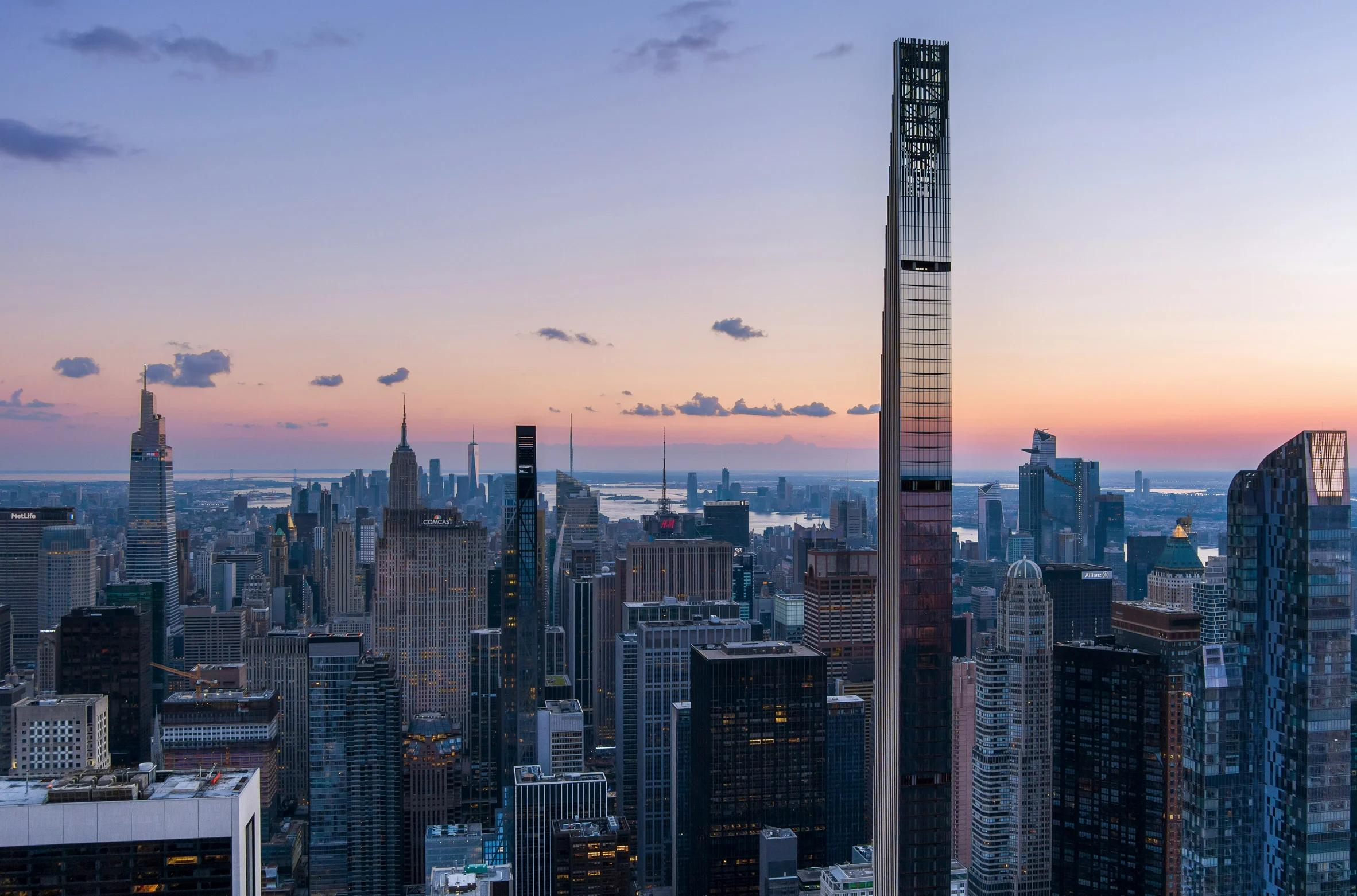 Тонкий небоскреб в Нью-Йорке
